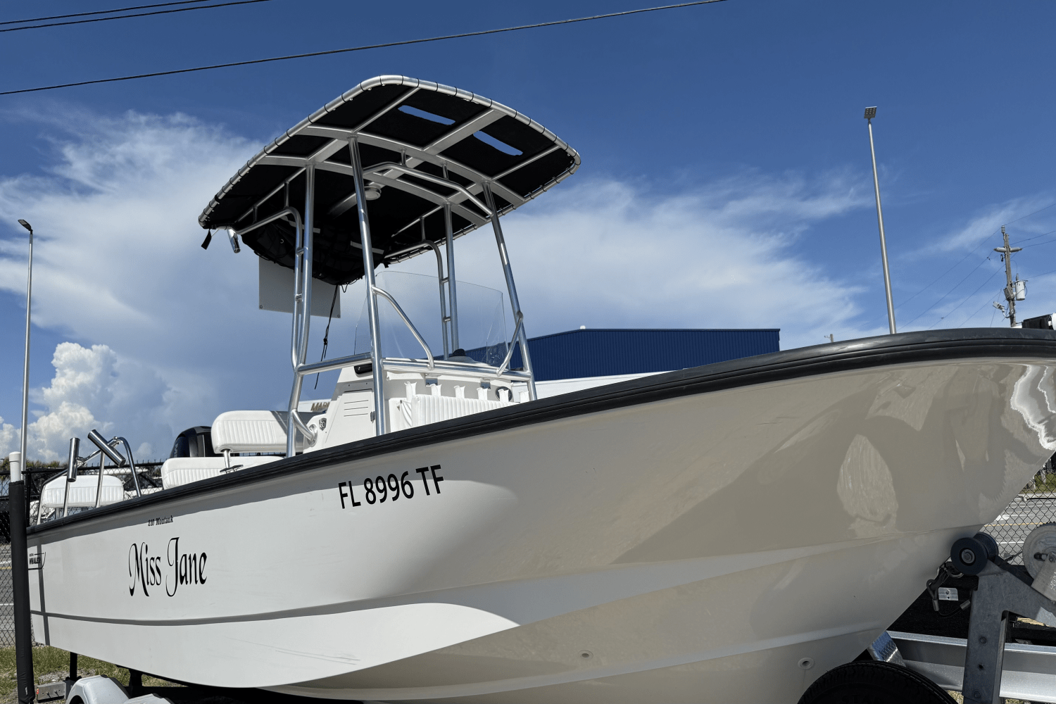 Slide: The Image of Boston Whaler 21 MONTAUK 2018 - 2