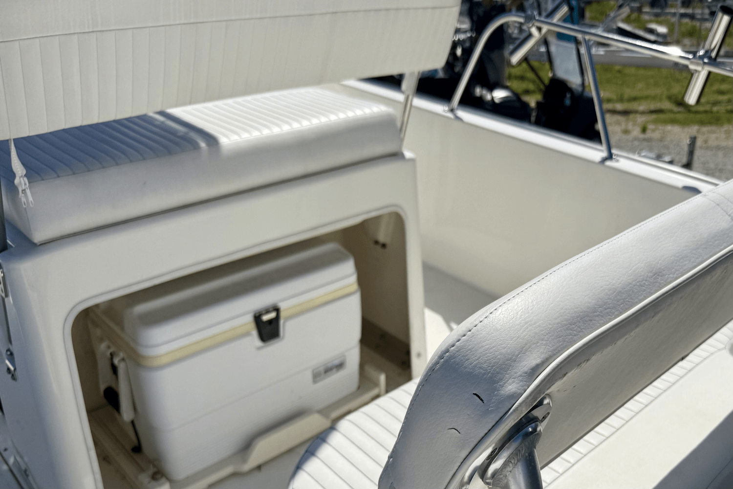 Slide: The Image of Boston Whaler 21 MONTAUK 2018 - 6