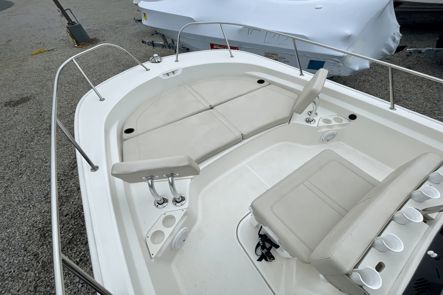 Slide: The Image of Boston Whaler 21 MONTAUK 2022 - 14