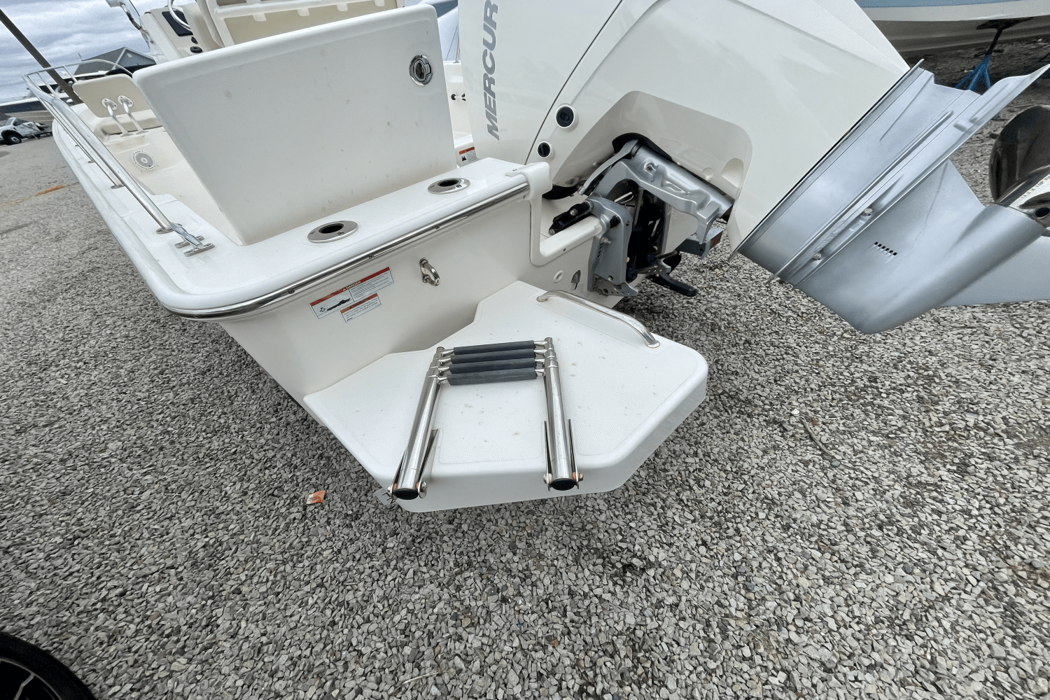 Slide: The Image of Boston Whaler 21 MONTAUK 2022 - 3