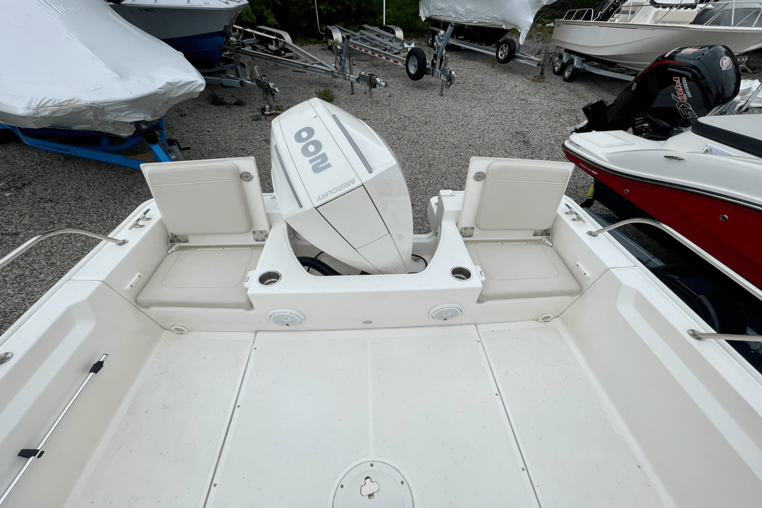 Slide: The Image of Boston Whaler 21 MONTAUK 2022 - 5