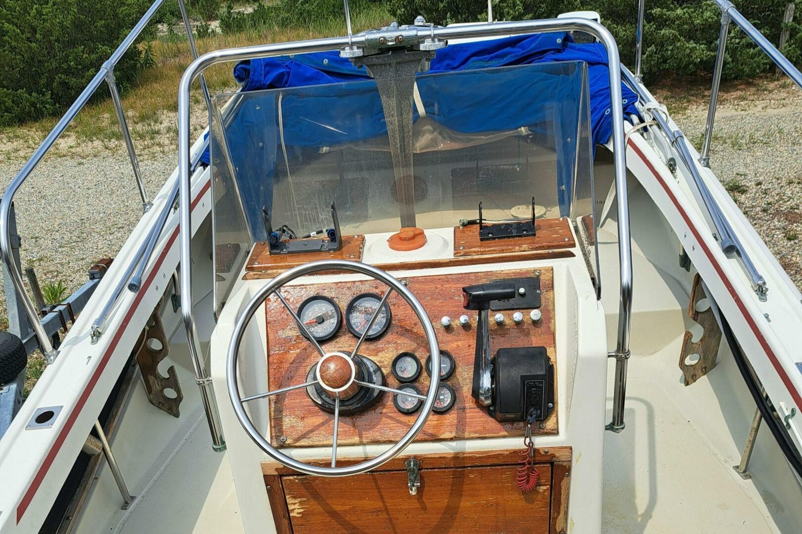Slide: The Image of Boston Whaler 21 Outrage 1973 - 4933029