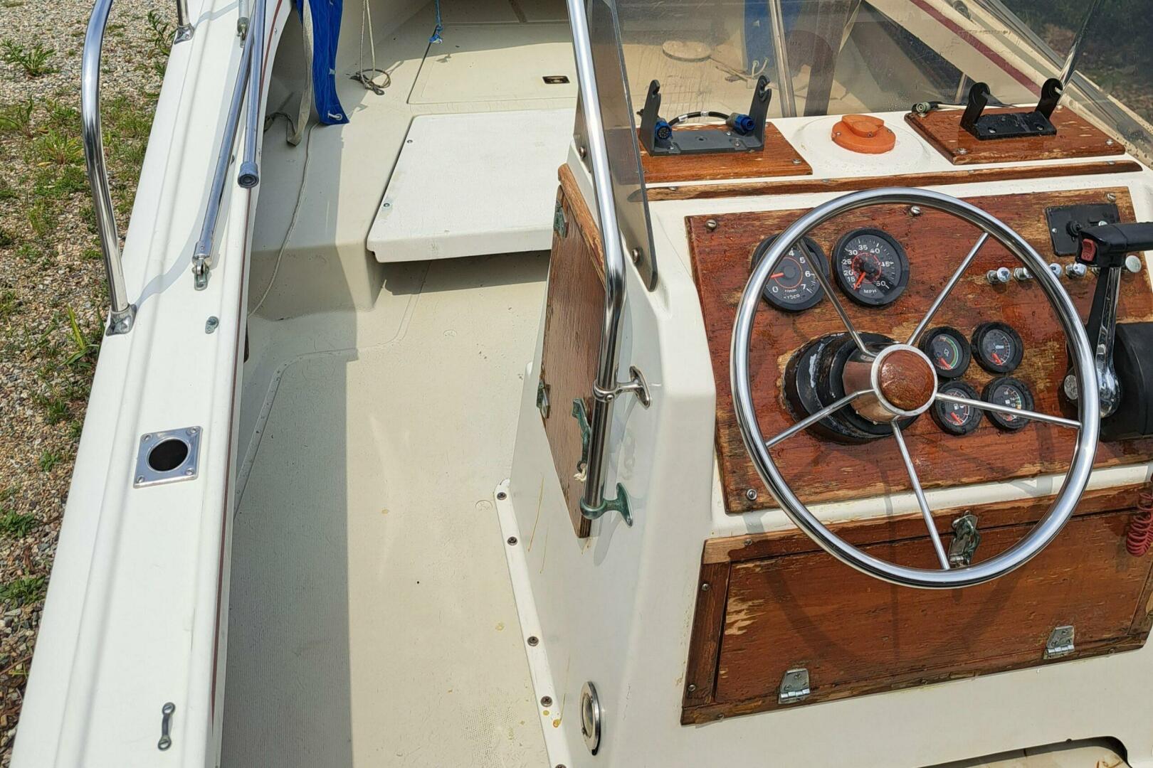 Slide: The Image of Boston Whaler 21 Outrage 1973 - 4933037