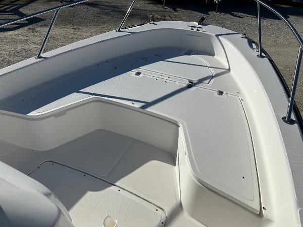 Slide: The Image of 2007 Boston Whaler 220 Dauntless boat deck, spacious and well-maintained. - 13