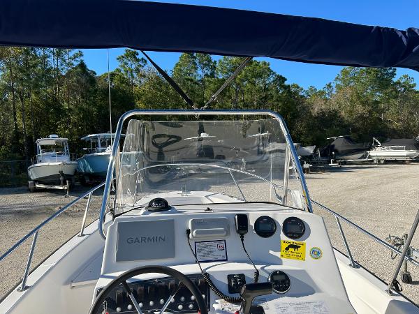 Slide: The Image of 2007 Boston Whaler 220 Dauntless boat dashboard with Garmin navigation system. - 25
