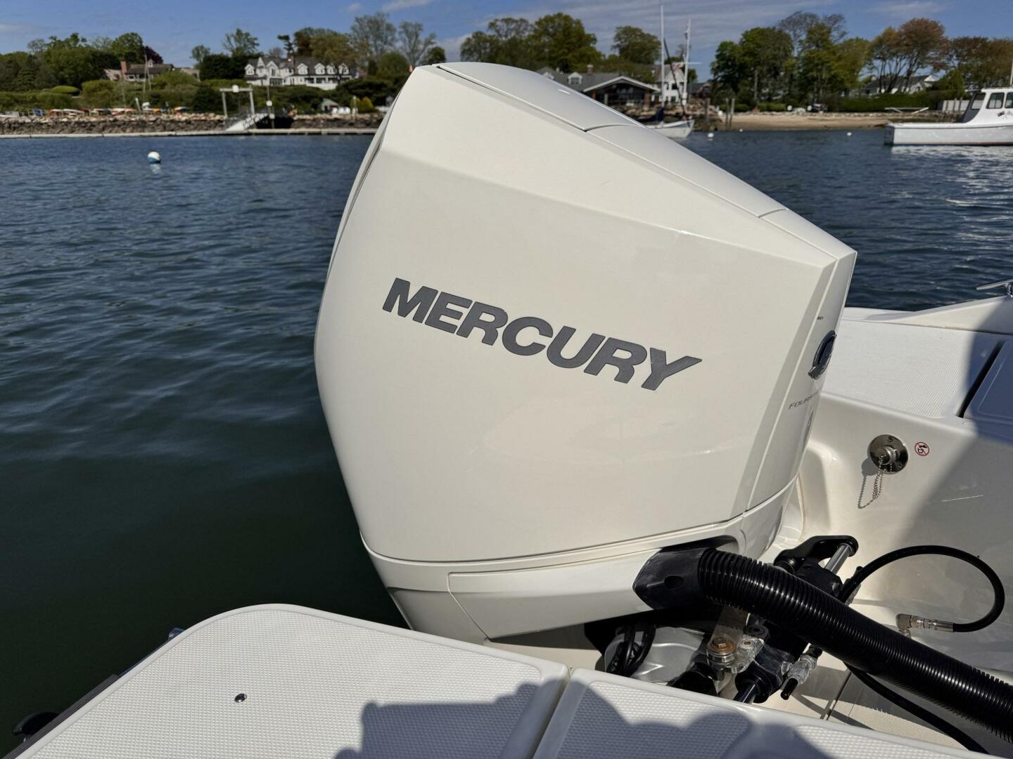 Slide: The Image of Boston Whaler 220 Dauntless 2022 - 5293734