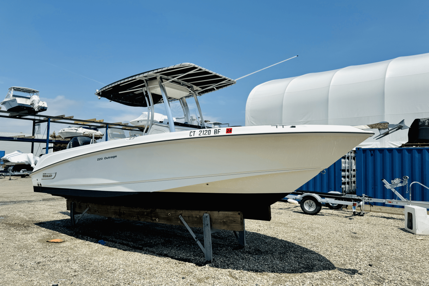 Slide: The Image of Boston Whaler 220 OUTRAGE 2012 - 0