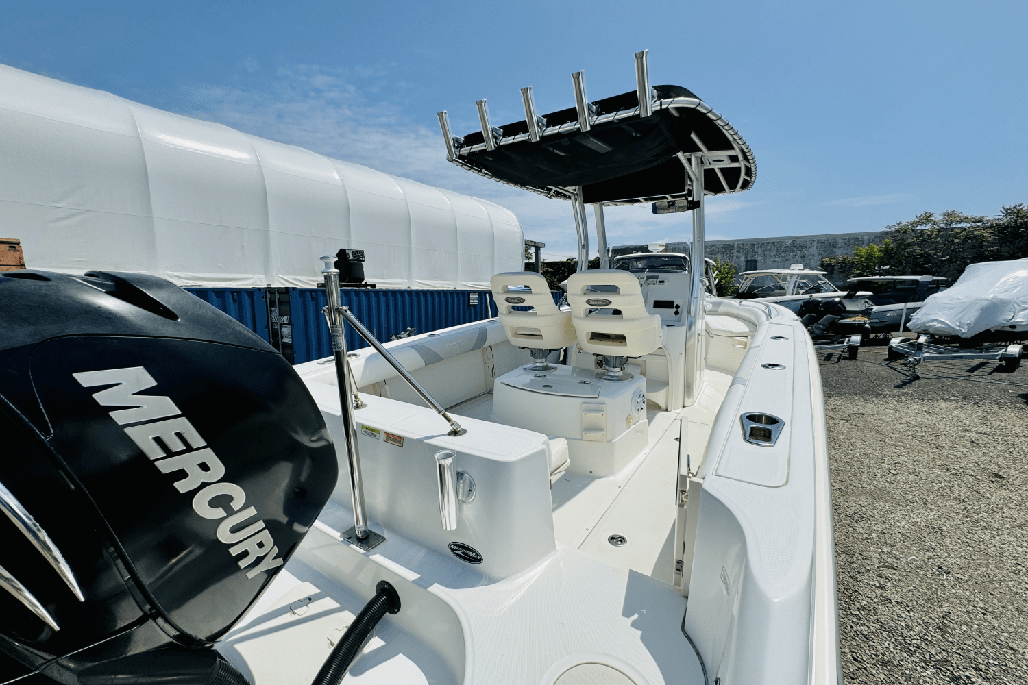 Slide: The Image of Boston Whaler 220 OUTRAGE 2012 - 10