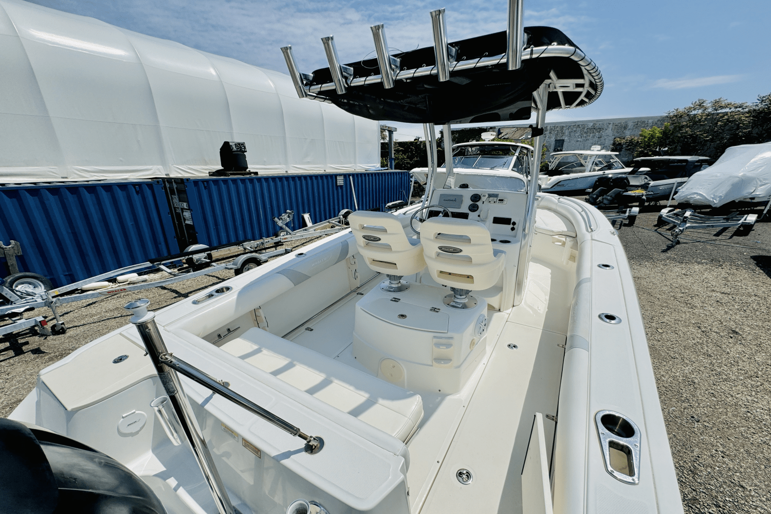 Slide: The Image of Boston Whaler 220 OUTRAGE 2012 - 11