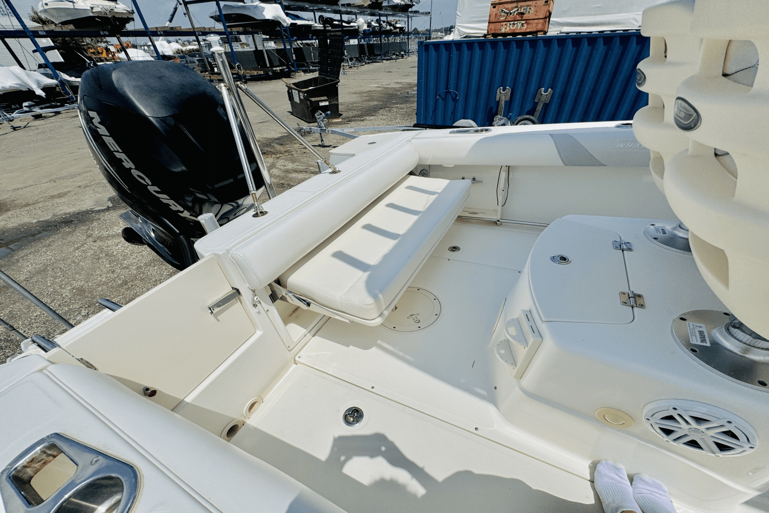 Slide: The Image of Boston Whaler 220 OUTRAGE 2012 - 14