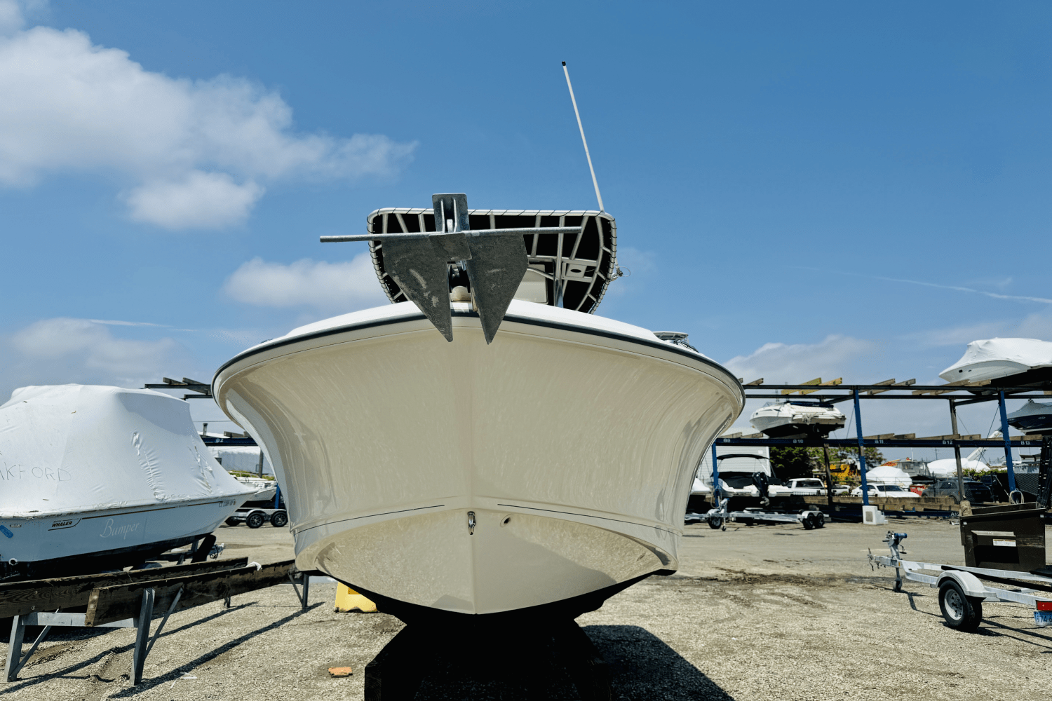 Slide: The Image of Boston Whaler 220 OUTRAGE 2012 - 3