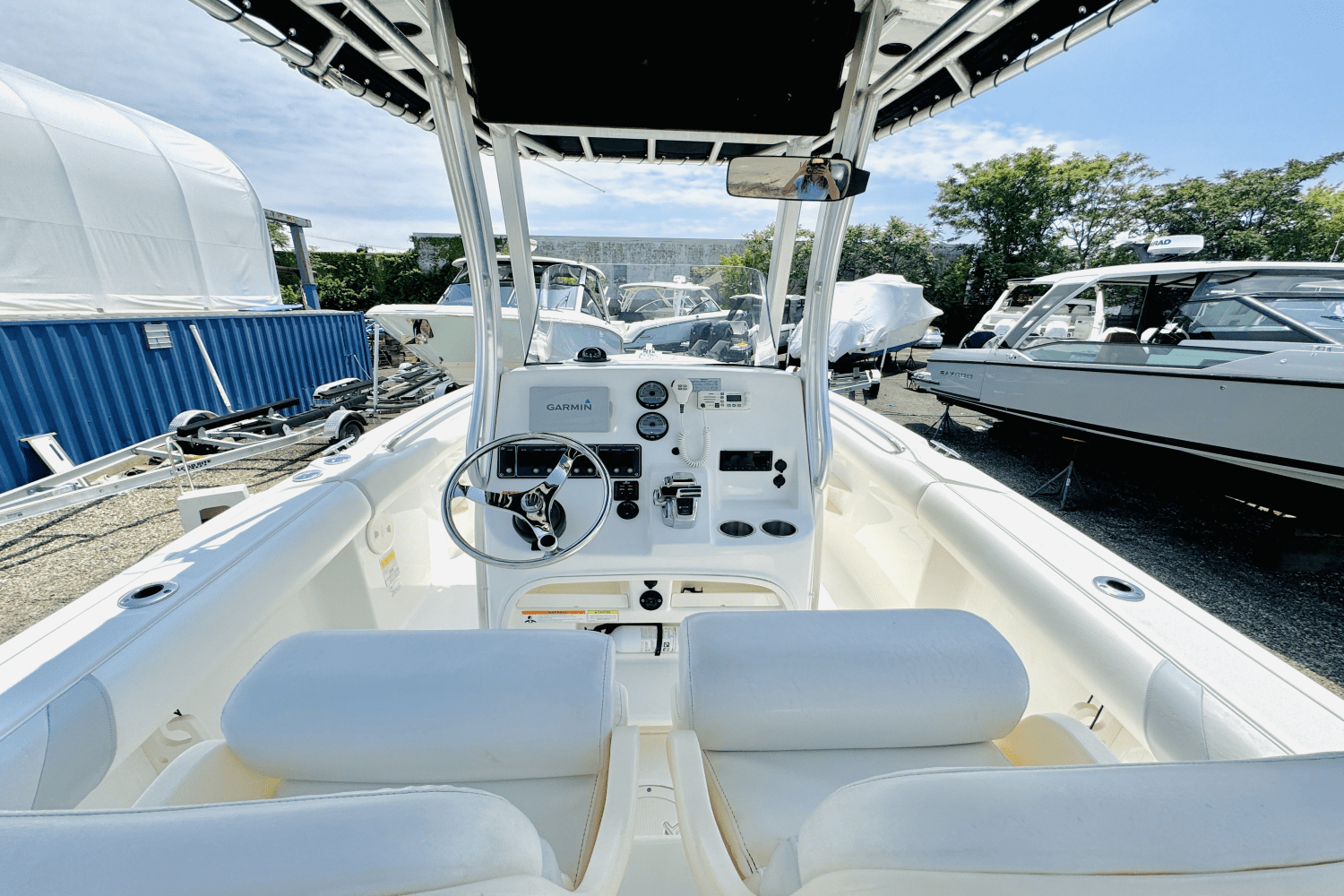 Slide: The Image of Boston Whaler 220 OUTRAGE 2012 - 32