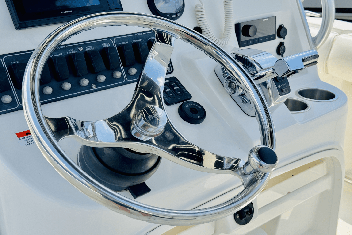 Slide: The Image of Boston Whaler 220 OUTRAGE 2012 - 37