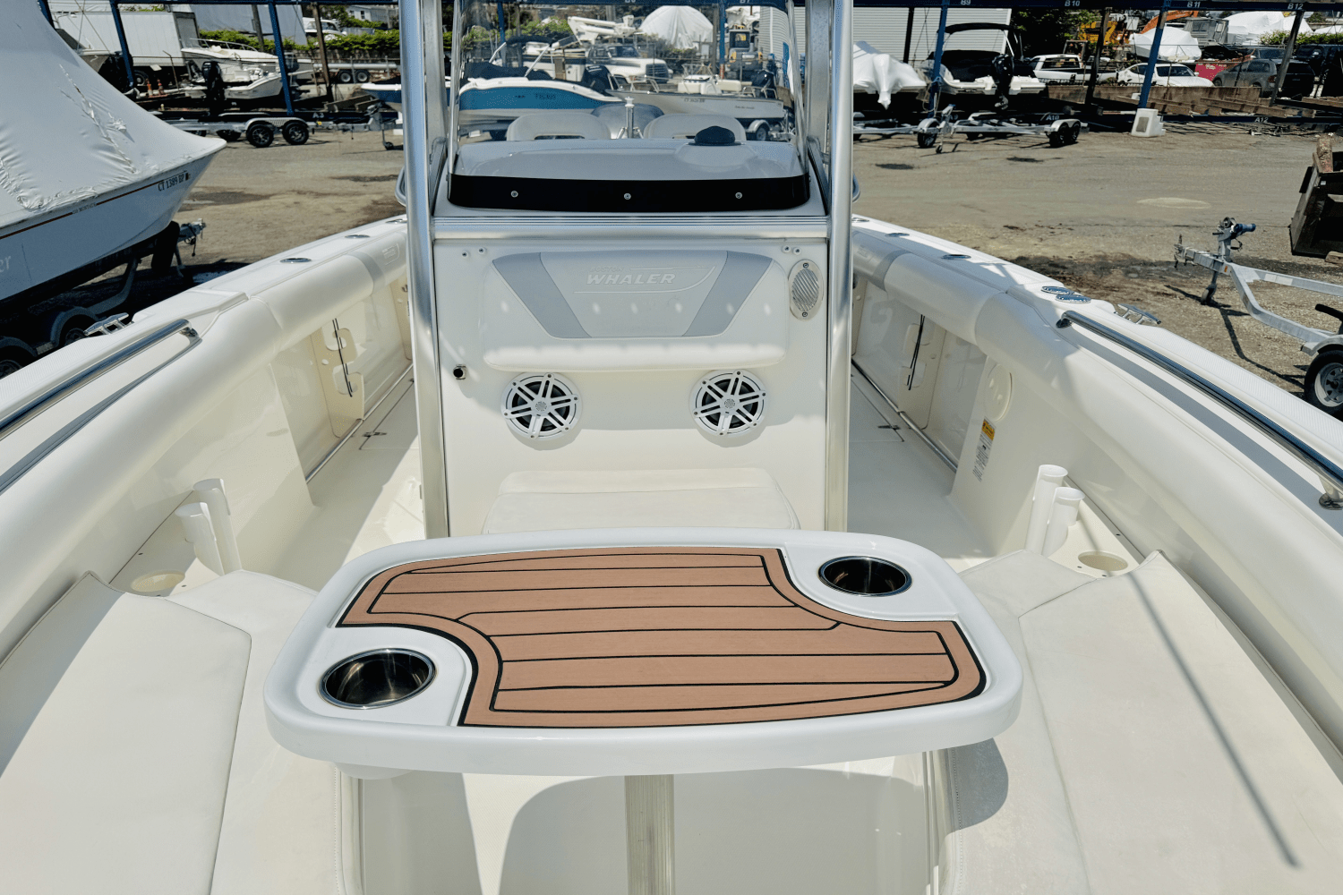 Slide: The Image of Boston Whaler 220 OUTRAGE 2012 - 51