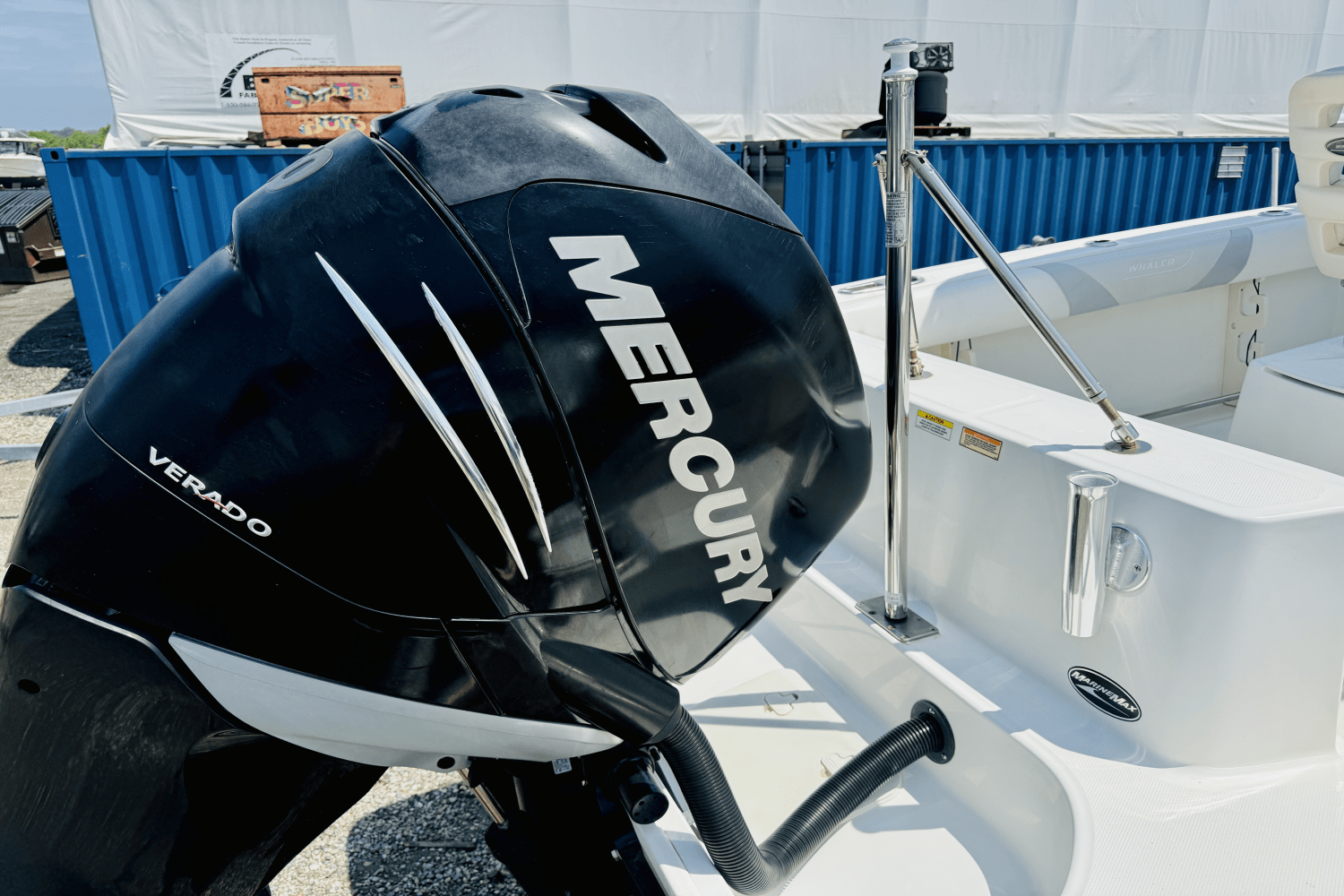 Slide: The Image of Boston Whaler 220 OUTRAGE 2012 - 8