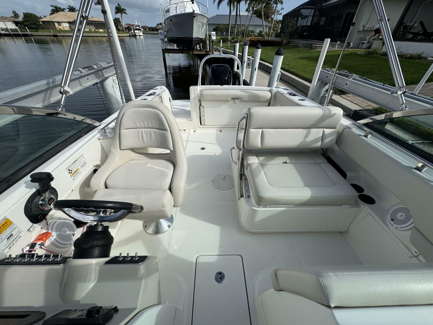 Slide: The Image of Boston Whaler 23 2014 - 5378211