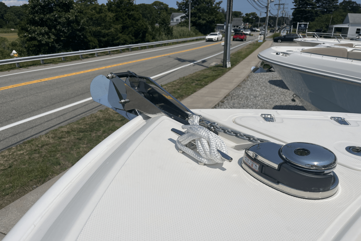 Slide: The Image of Boston Whaler 230 Outrage 2025 - 14