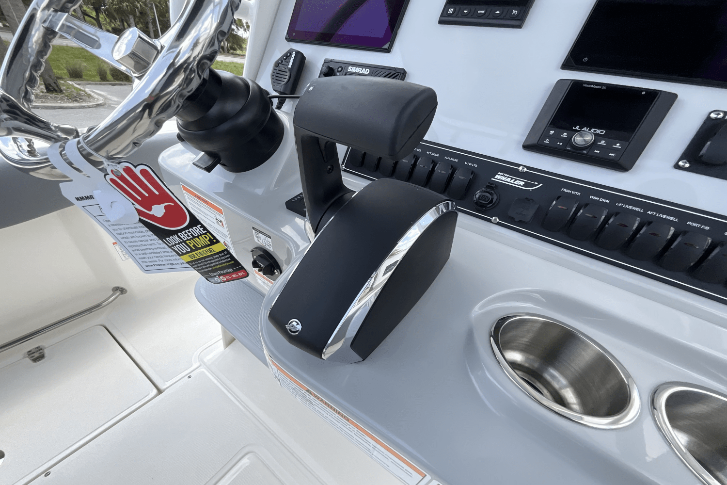 Slide: The Image of Boston Whaler 230 Outrage 2025 - 25