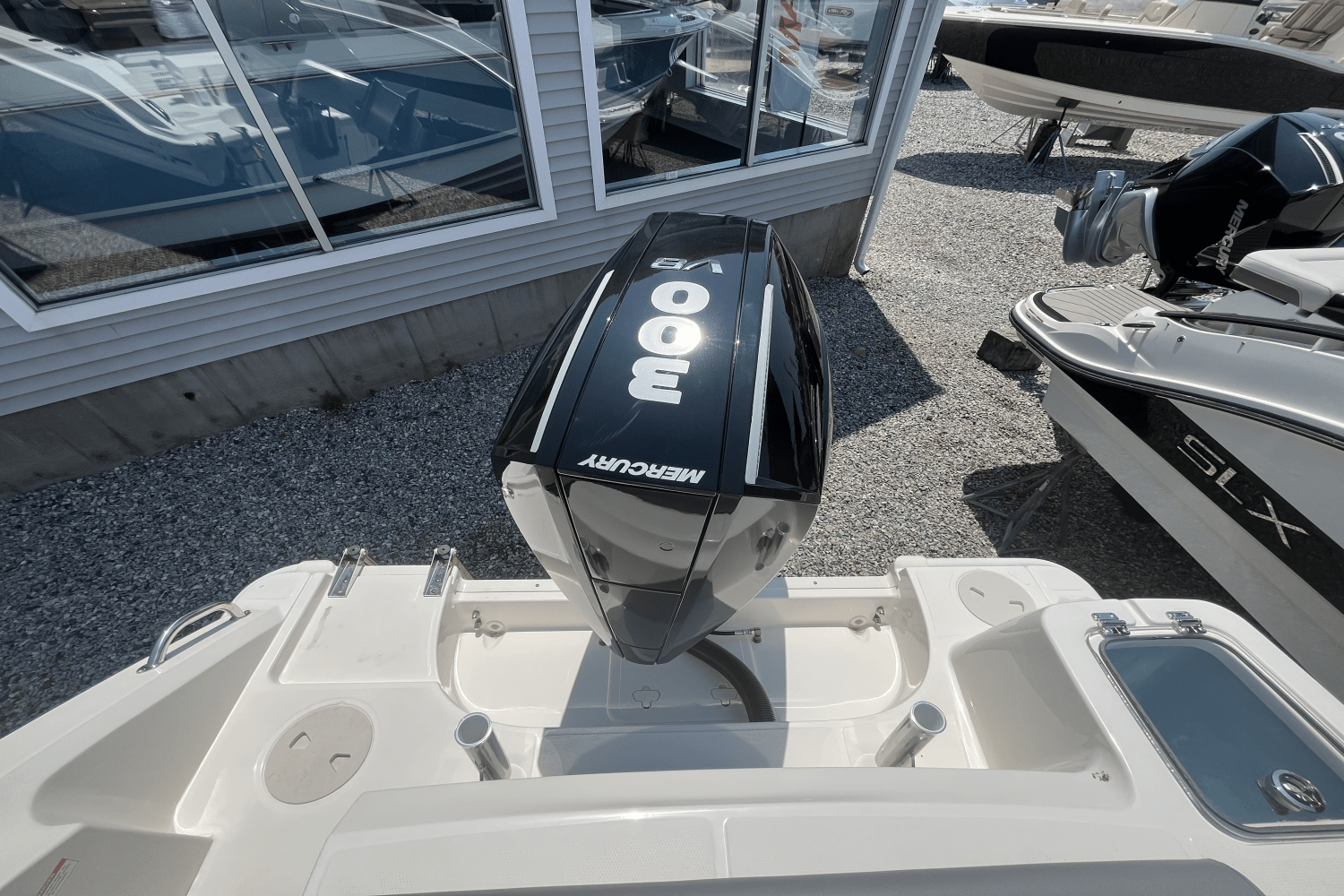 Slide: The Image of Boston Whaler 230 Outrage 2025 - 3