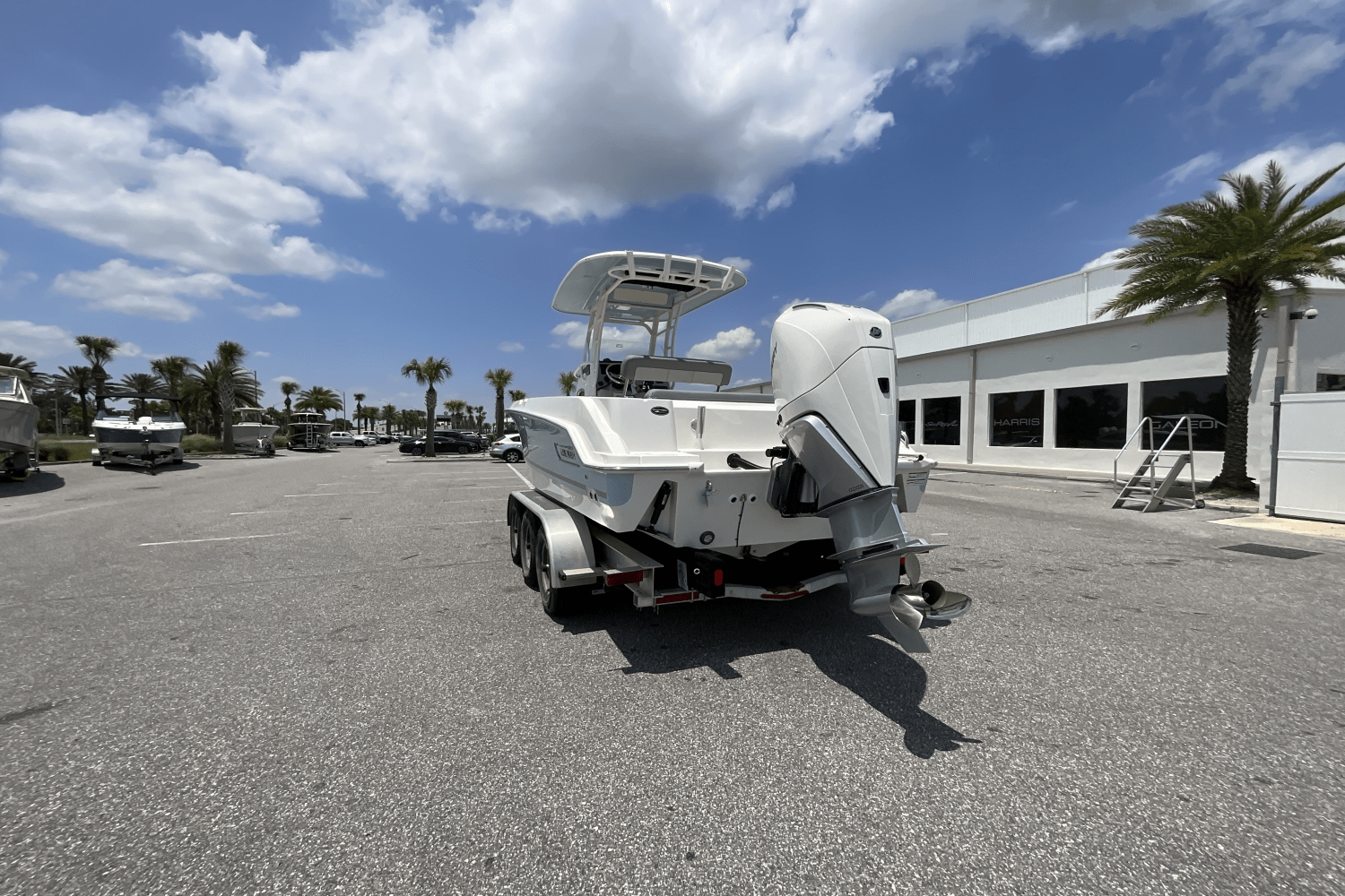 Slide: The Image of Boston Whaler 230 Outrage 2025 - 6