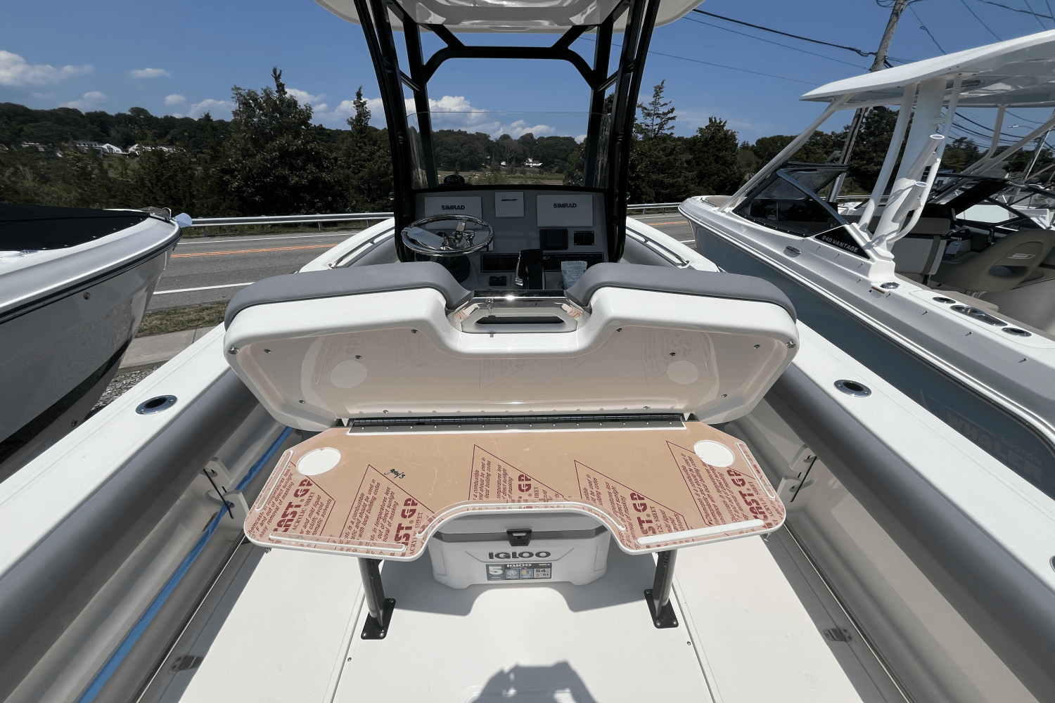 Slide: The Image of Boston Whaler 230 Outrage 2025 - 6