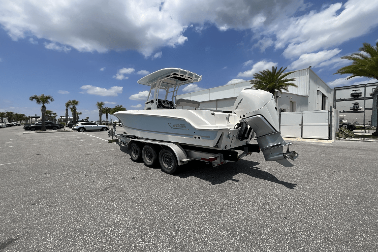 Slide: The Image of Boston Whaler 230 Outrage 2025 - 7