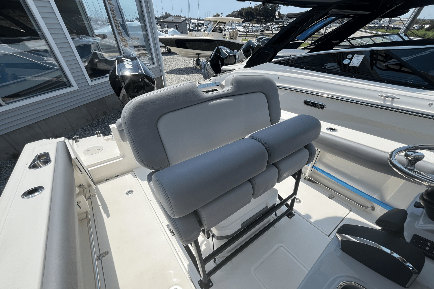 Slide: The Image of Boston Whaler 230 Outrage 2025 - 8