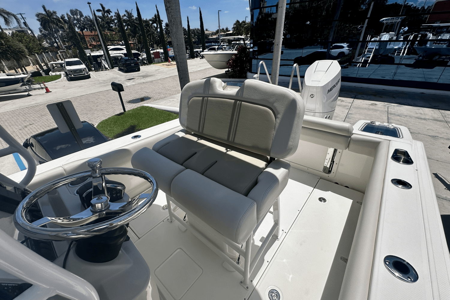 Slide: The Image of Boston Whaler 230 Outrage 2026 - 16