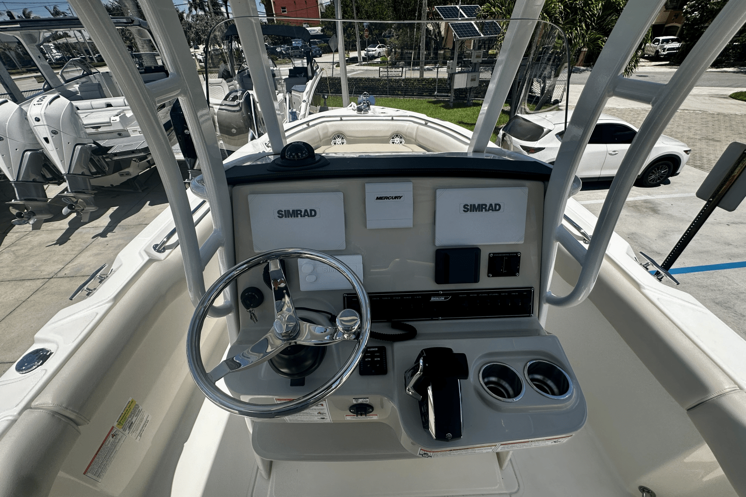 Slide: The Image of Boston Whaler 230 Outrage 2026 - 20