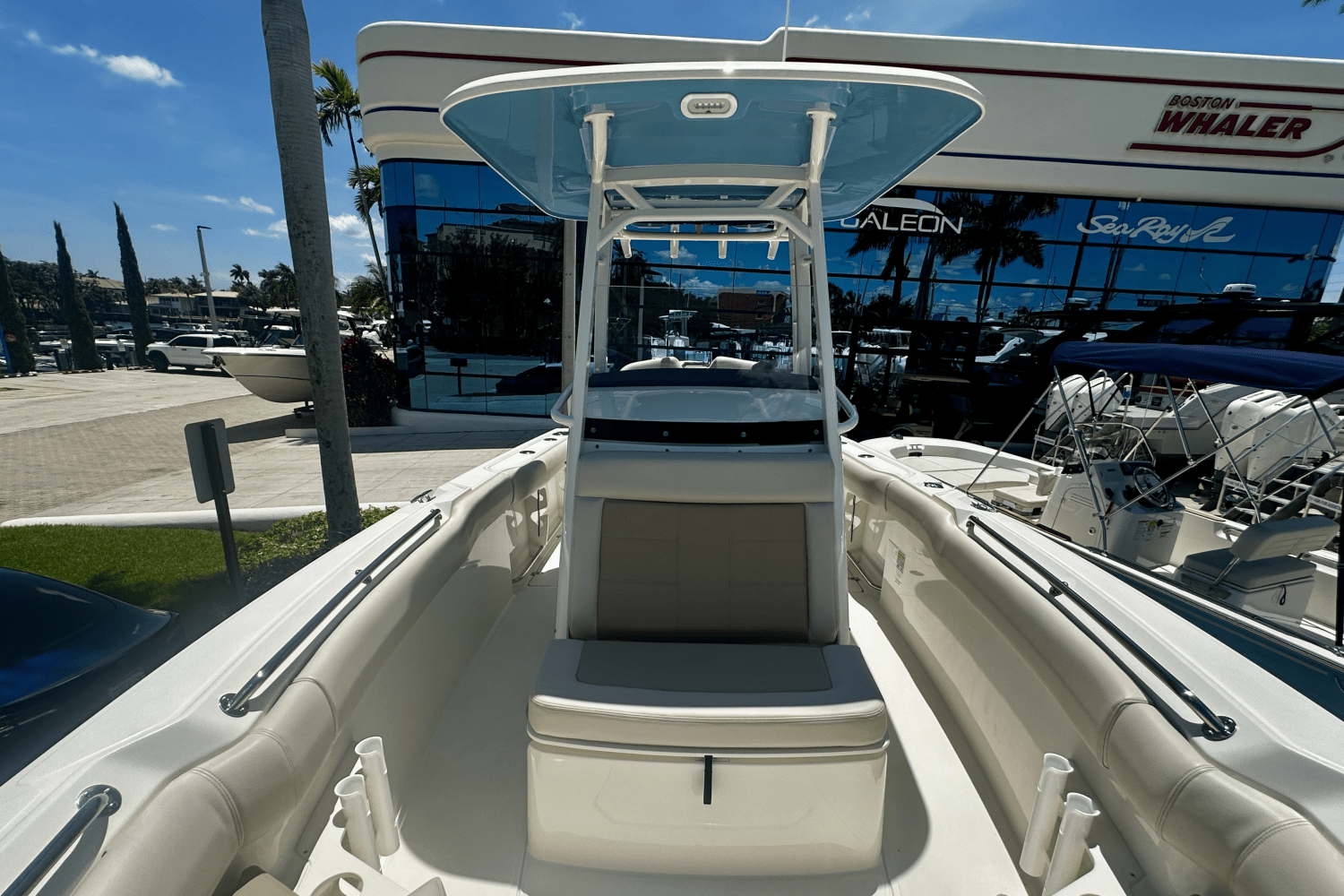 Slide: The Image of Boston Whaler 230 Outrage 2026 - 27