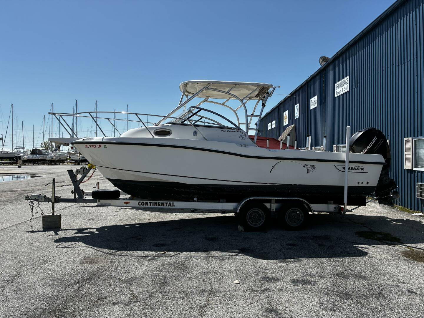 Slide: The Image of Boston Whaler 235 Conquest 2005 - 5295479