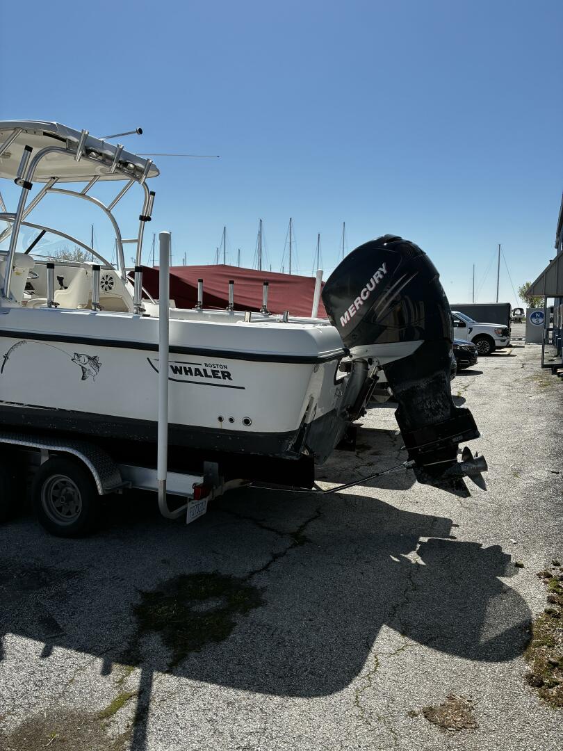 Slide: The Image of Boston Whaler 235 Conquest 2005 - 5295480