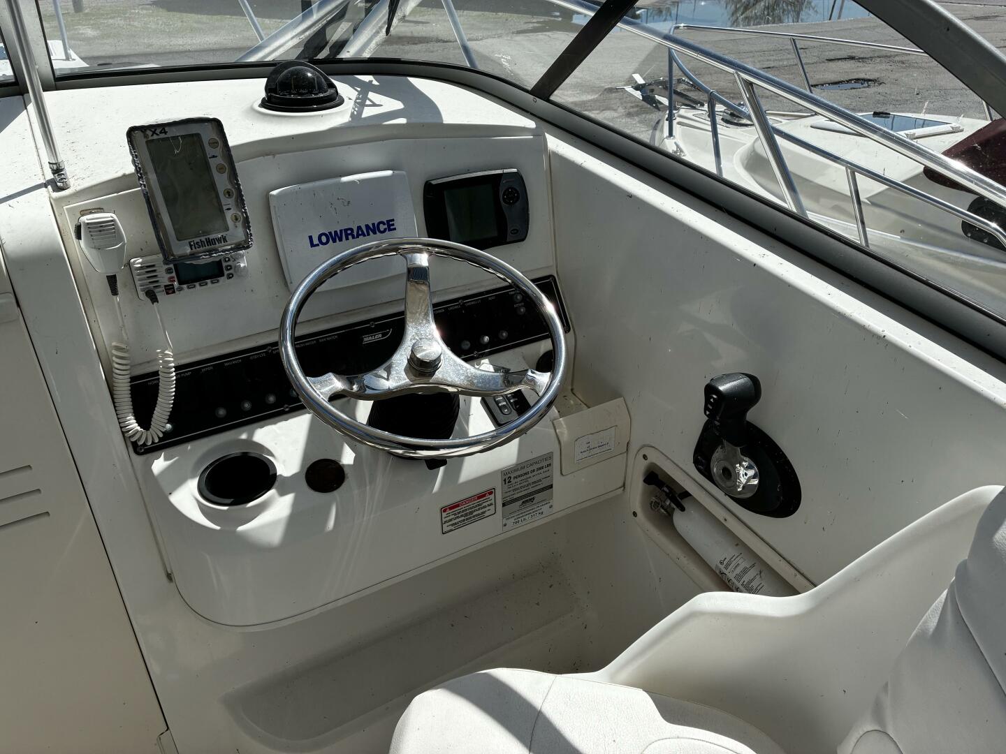 Slide: The Image of Boston Whaler 235 Conquest 2005 - 5295488