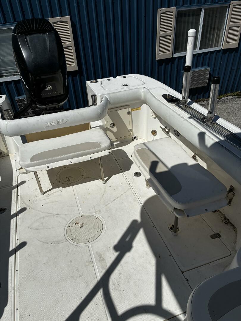 Slide: The Image of Boston Whaler 235 Conquest 2005 - 5295492