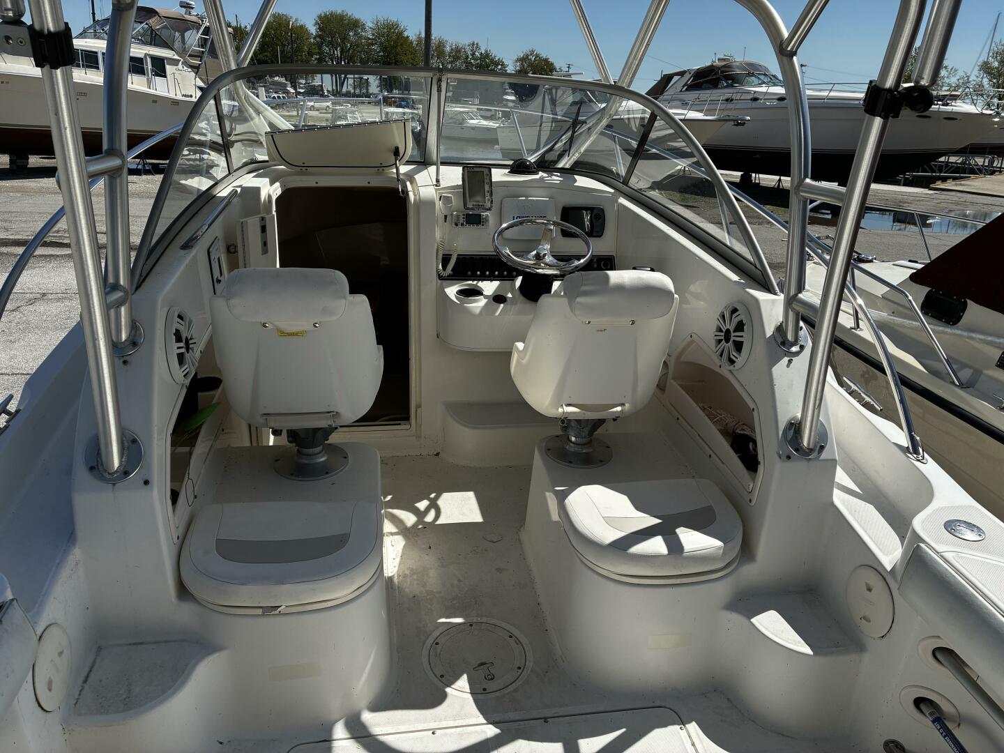 Slide: The Image of Boston Whaler 235 Conquest 2005 - 5295493
