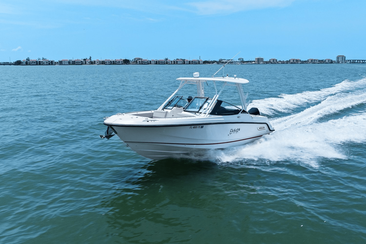 Slide: The Image of Boston Whaler 240 VANTAGE 2022 - 14
