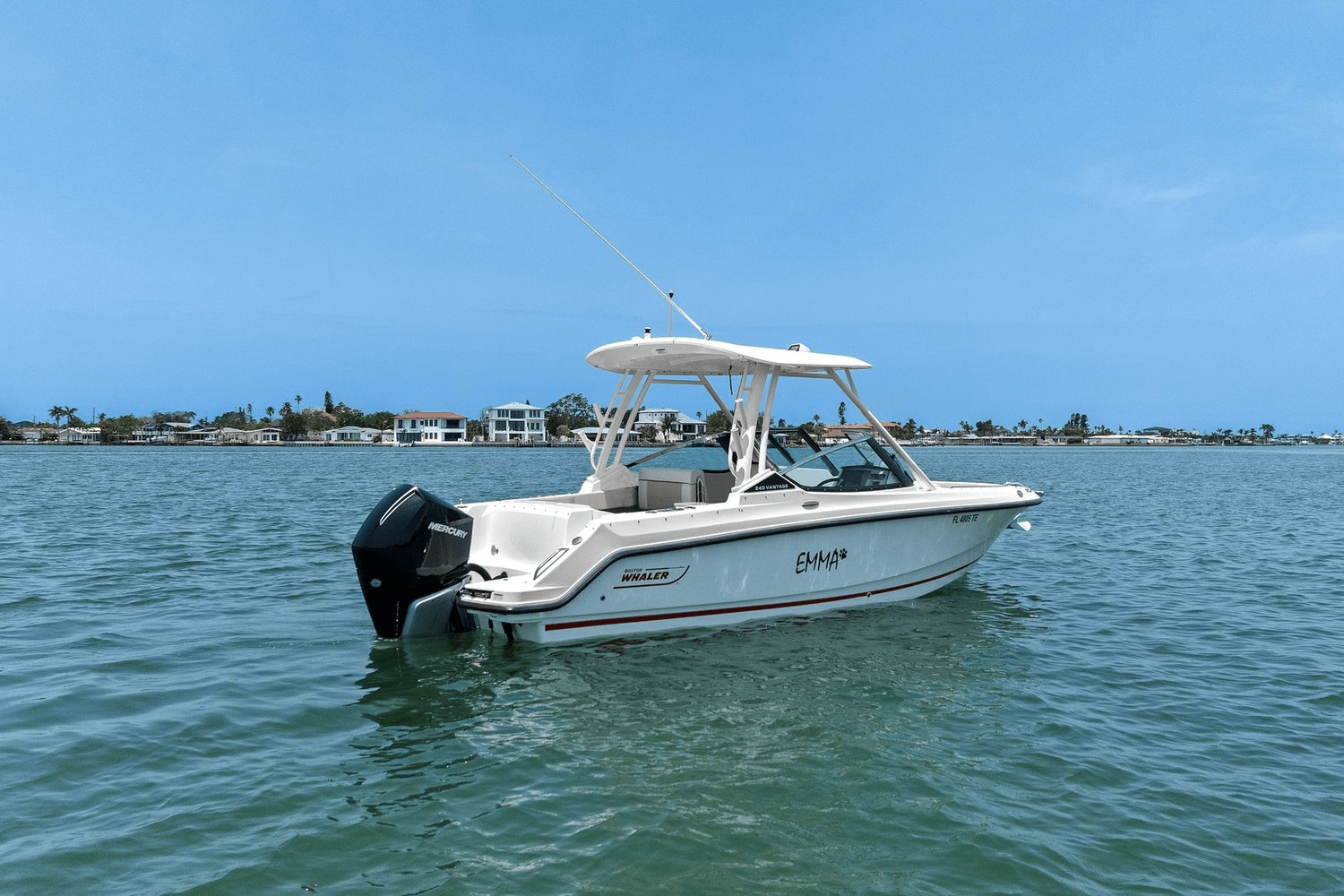 Slide: The Image of Boston Whaler 240 VANTAGE 2022 - 3
