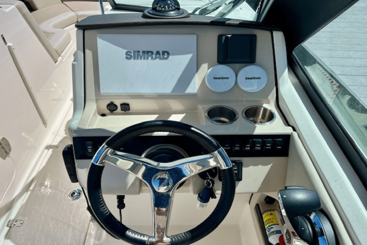 Slide: The Image of Boston Whaler 240 VANTAGE 2023 - 21