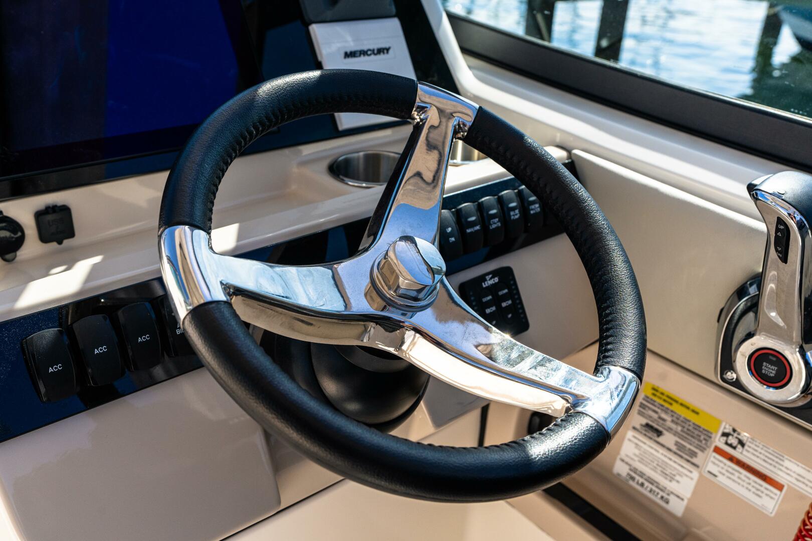 Slide: The Image of Boston Whaler 240 Vantage 2023 - 5251142