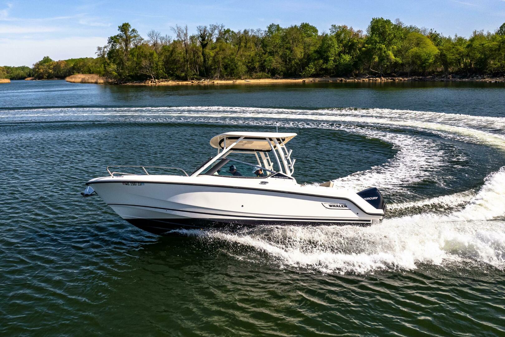 Slide: The Image of Boston Whaler 240 Vantage 2023 - 5251110