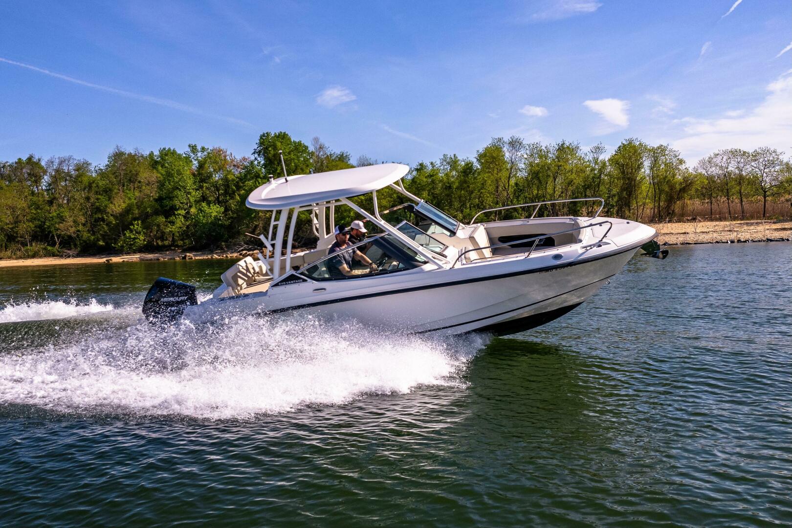 Slide: The Image of Boston Whaler 240 Vantage 2023 - 5251114