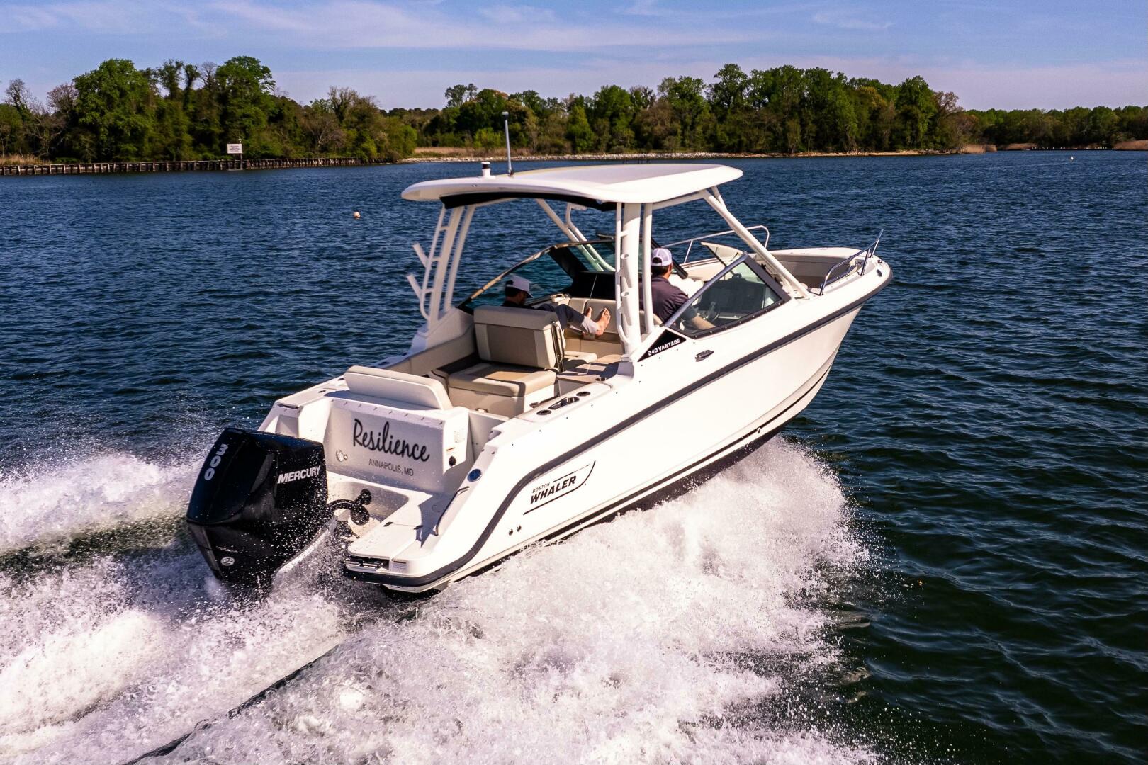 Slide: The Image of Boston Whaler 240 Vantage 2023 - 5251124