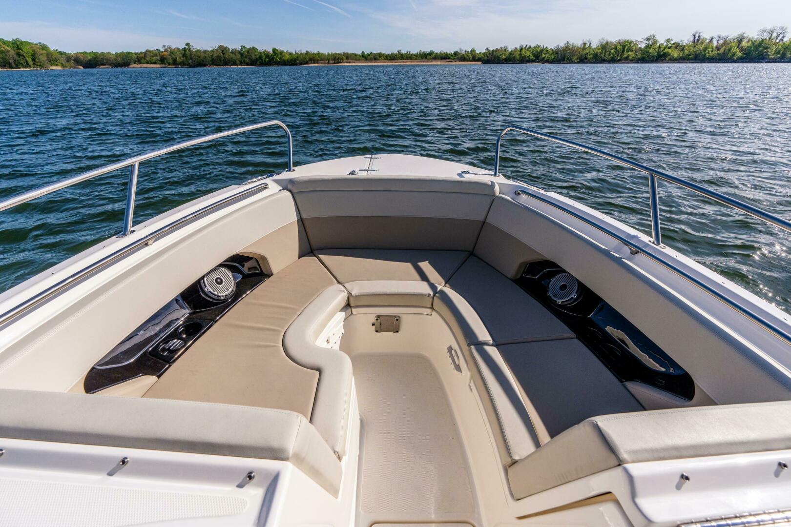 Slide: The Image of Boston Whaler 240 Vantage 2023 - 5251129