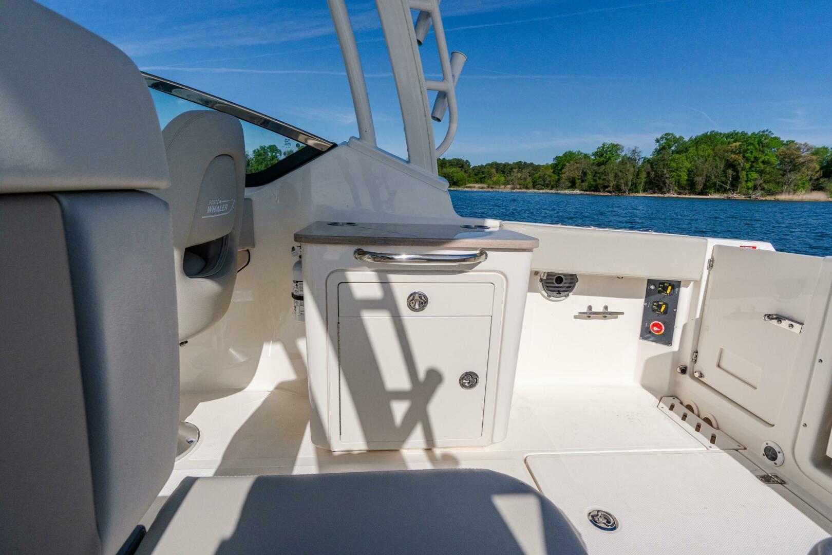 Slide: The Image of Boston Whaler 240 Vantage 2023 - 5251134