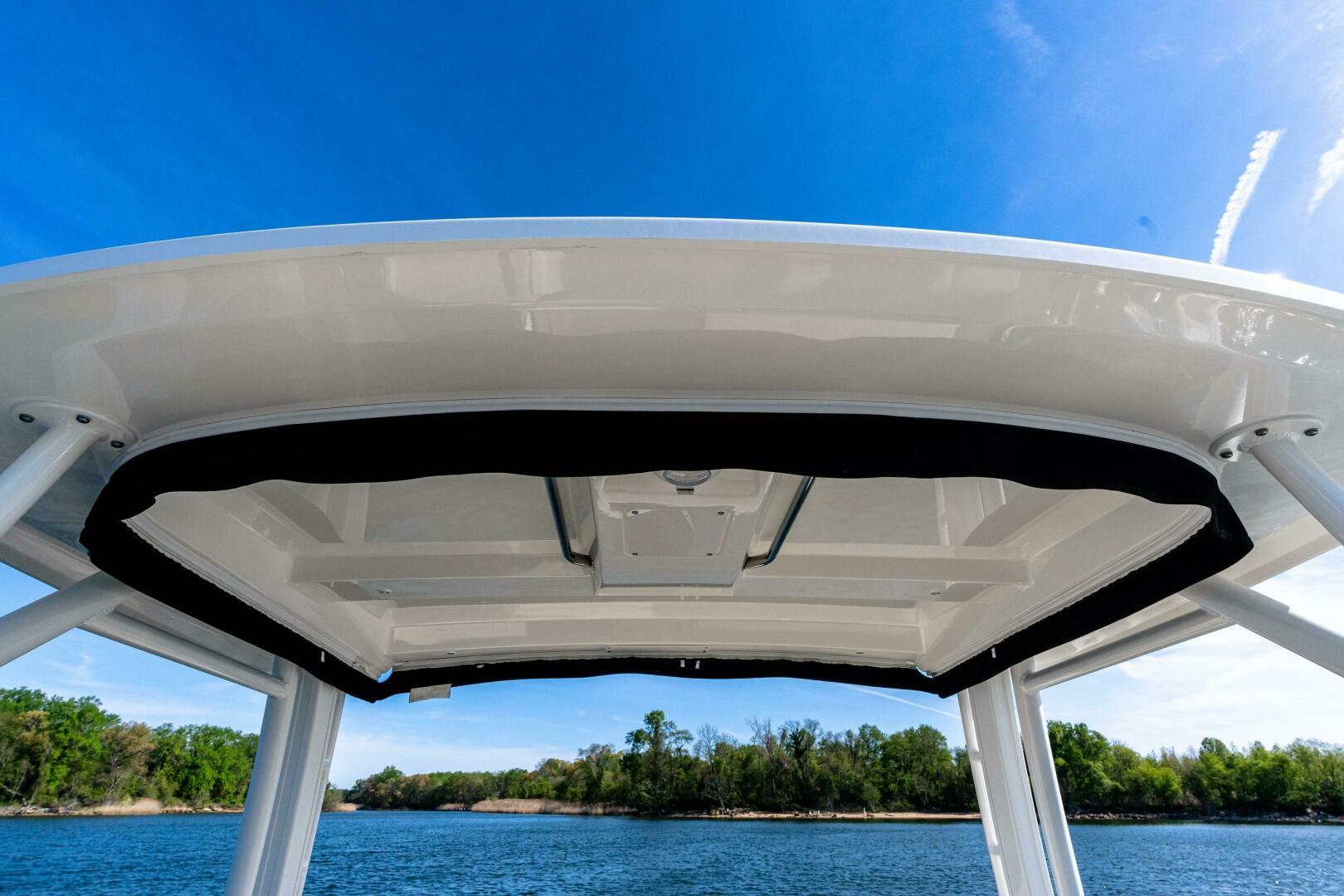Slide: The Image of Boston Whaler 240 Vantage 2023 - 5251136