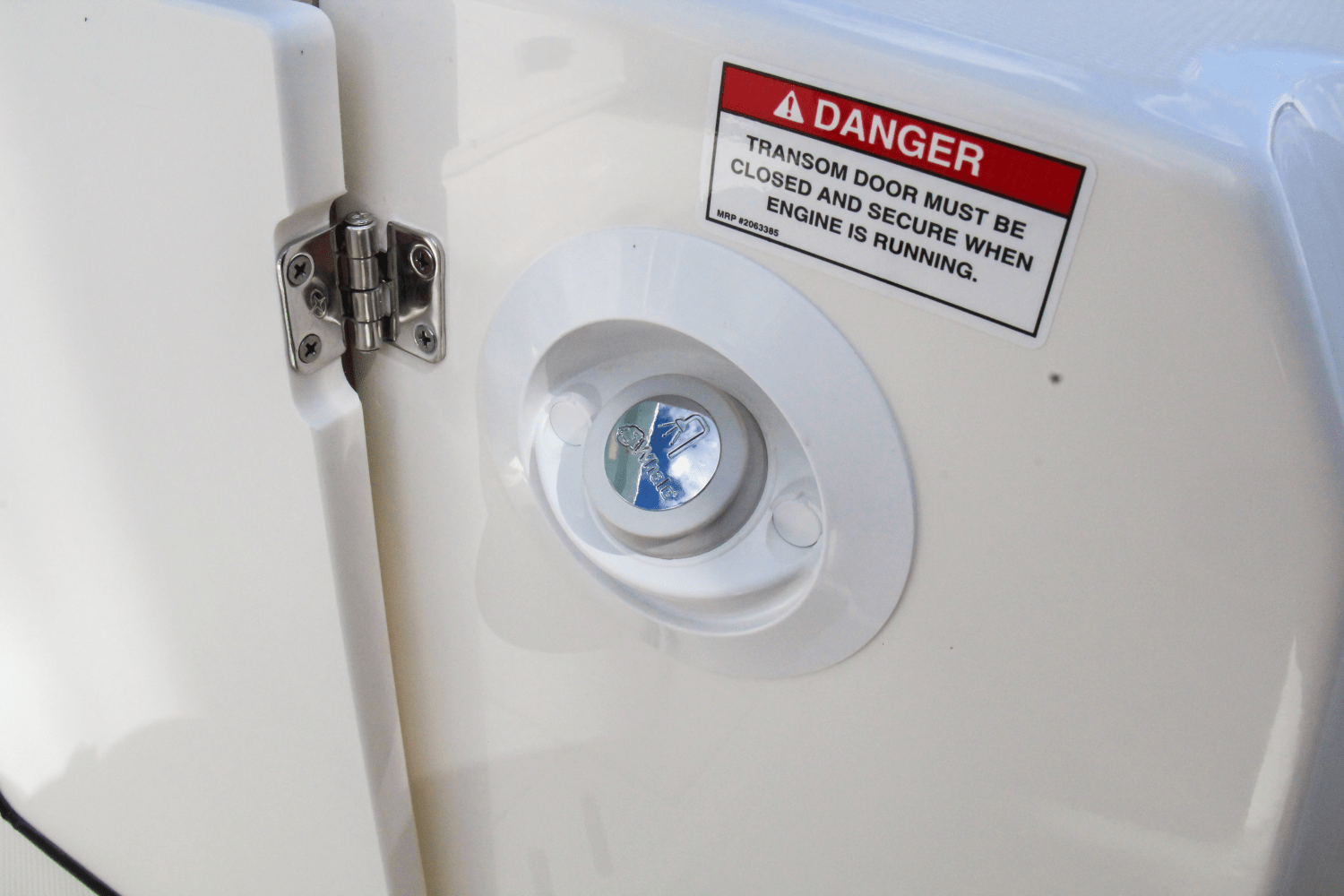 Slide: The Image of Boston Whaler 240 Vantage 2025 - 12