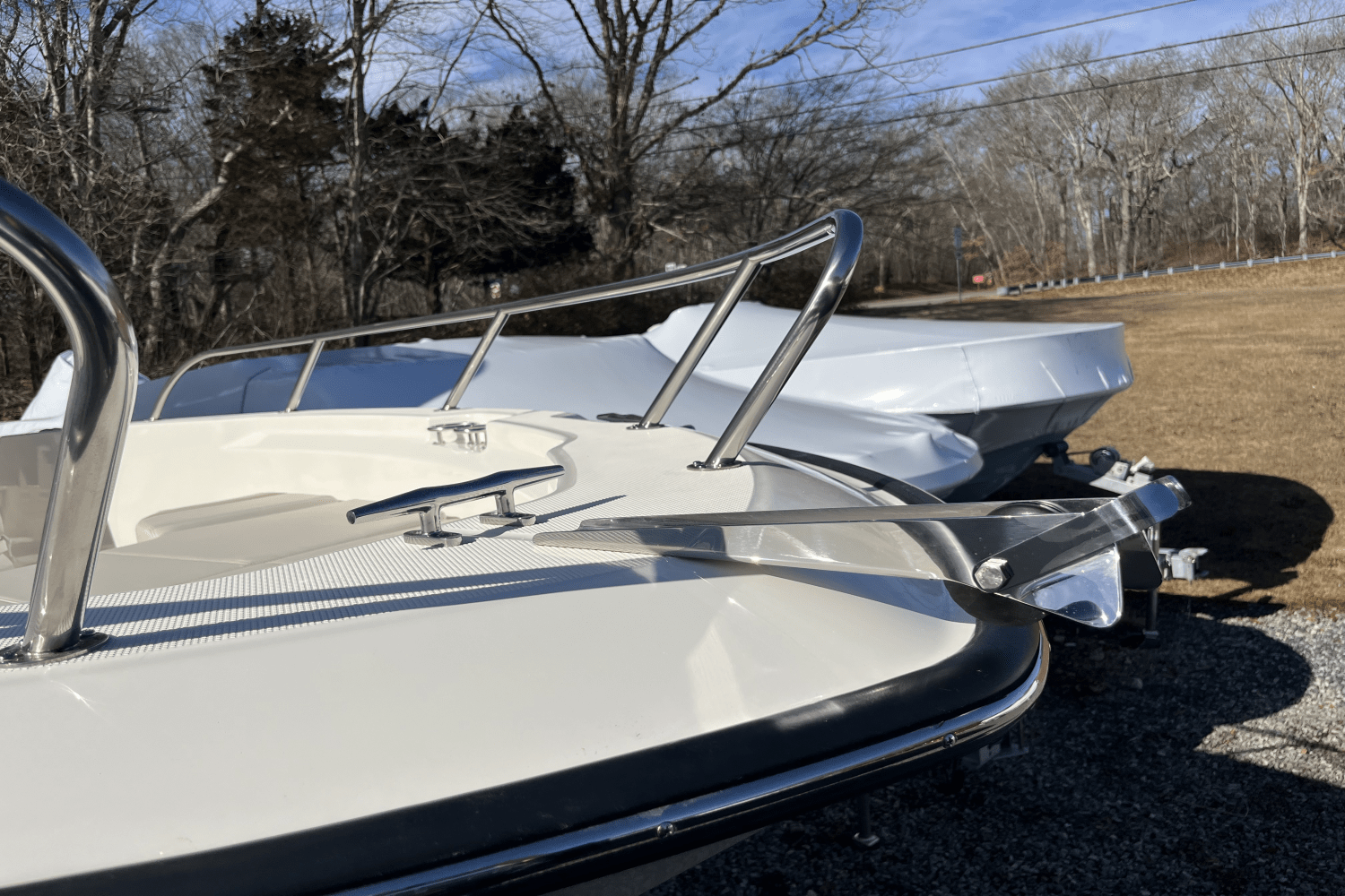 Slide: The Image of Boston Whaler 250 Dauntless 2025 - 18