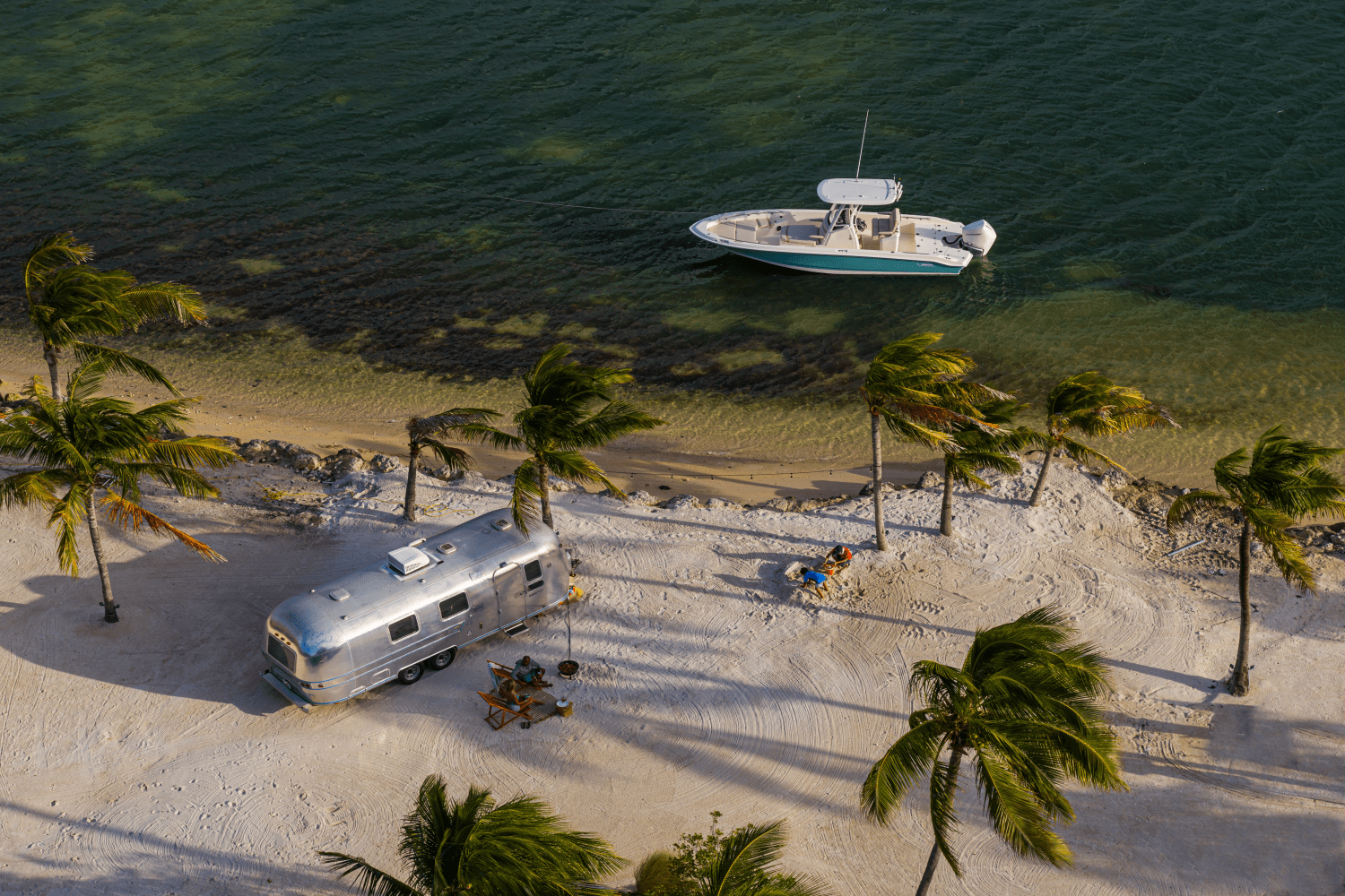 Slide: The Image of Boston Whaler 250 Dauntless 2026 - 38