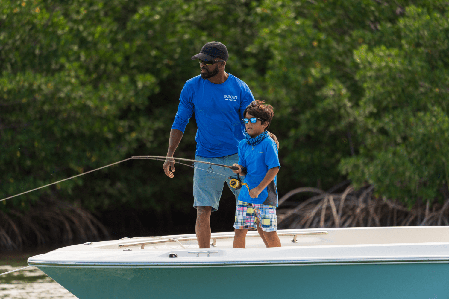 Slide: The Image of Boston Whaler 250 Dauntless 2026 - 8