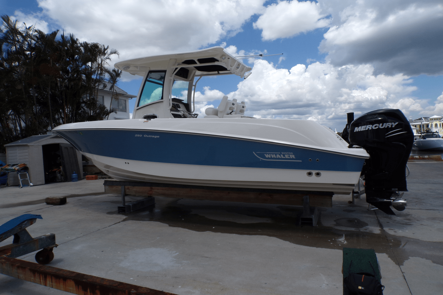Slide: The Image of Boston Whaler 250 OUTRAGE 2009 - 1